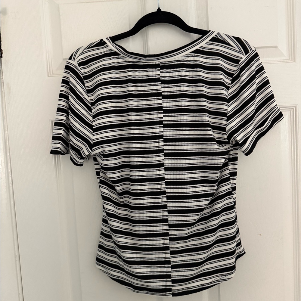 Classic Black and White Striped Short Sleeve Tee - Picture 3 of 3